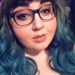 Meet your Posher, Alexandra